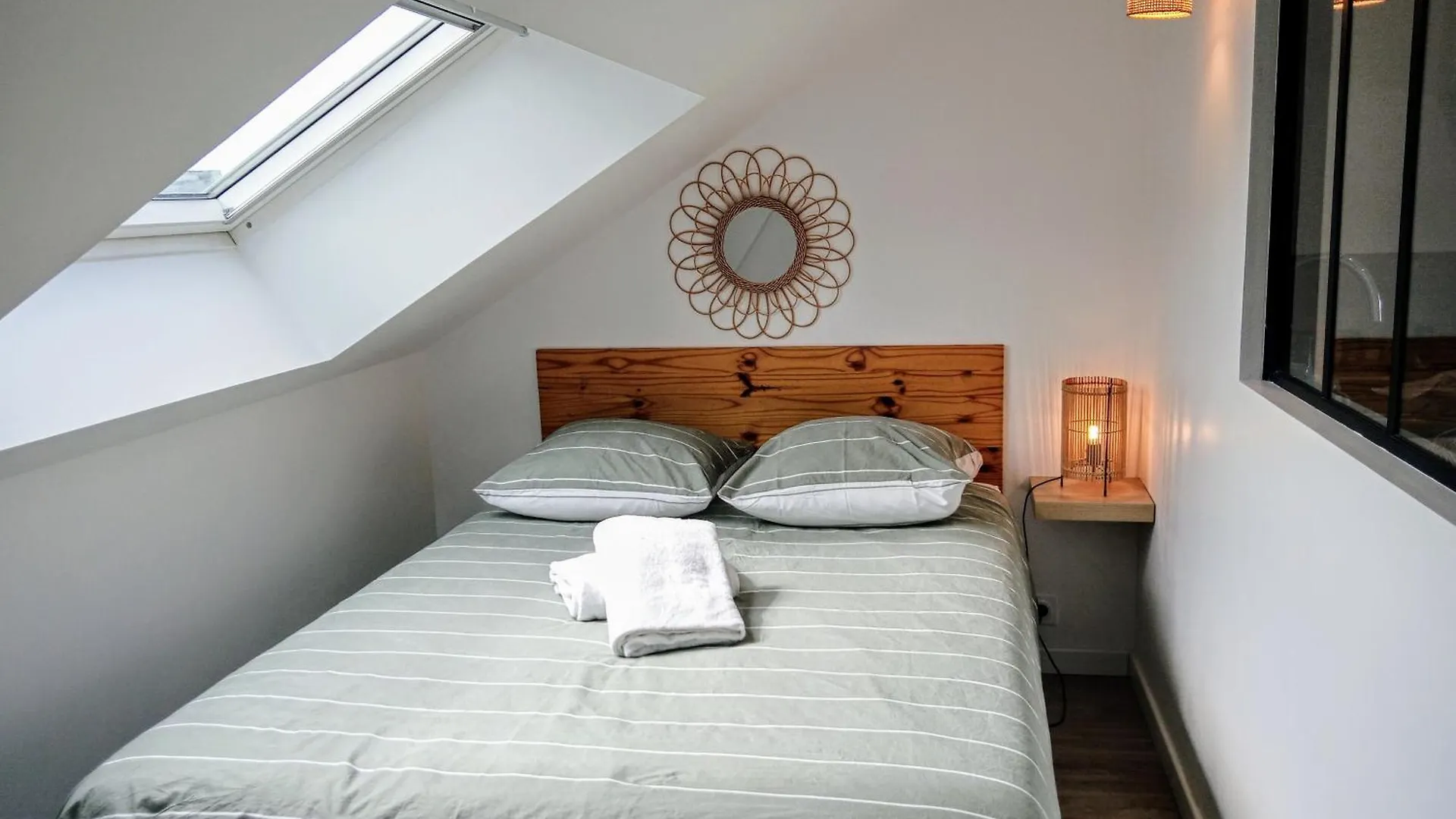 Apartment Les Studios De La Gare Linge Cafe The Inclus Wifi Vannes France