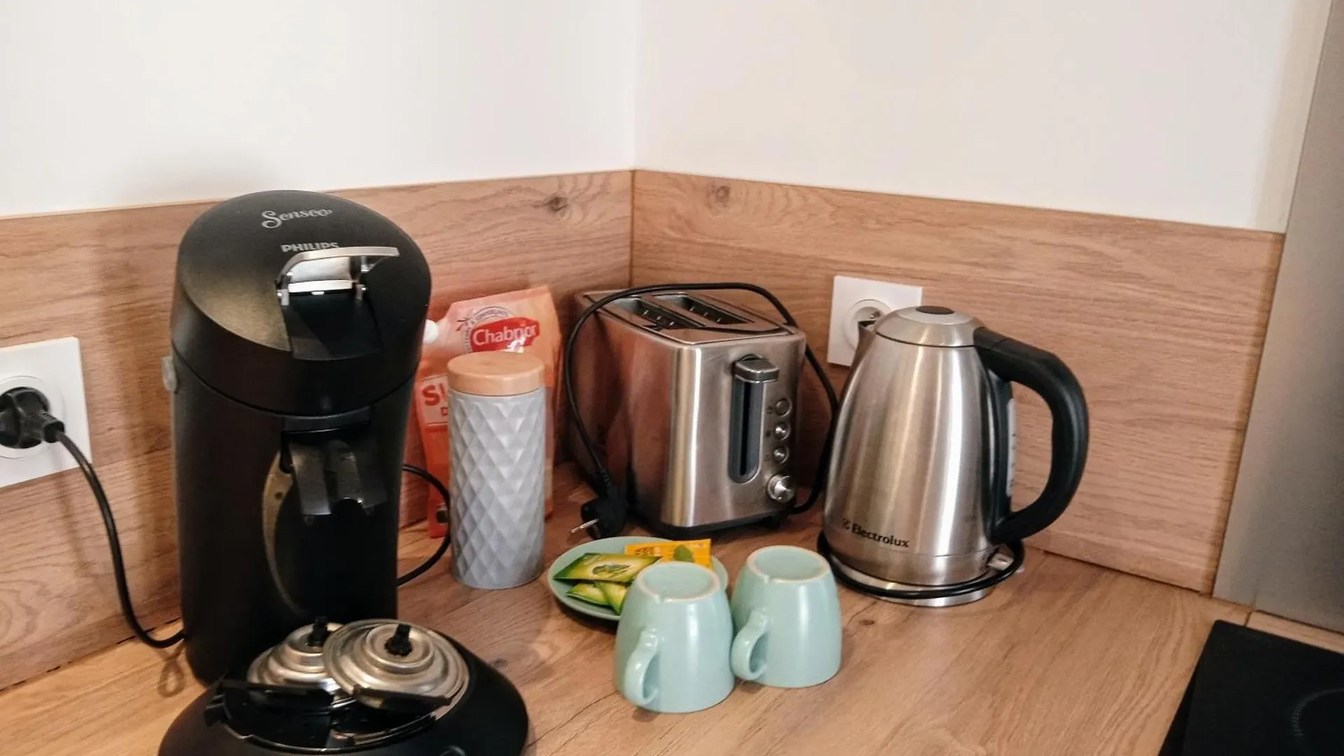 Apartment Les Studios De La Gare Linge Cafe The Inclus Wifi Vannes France