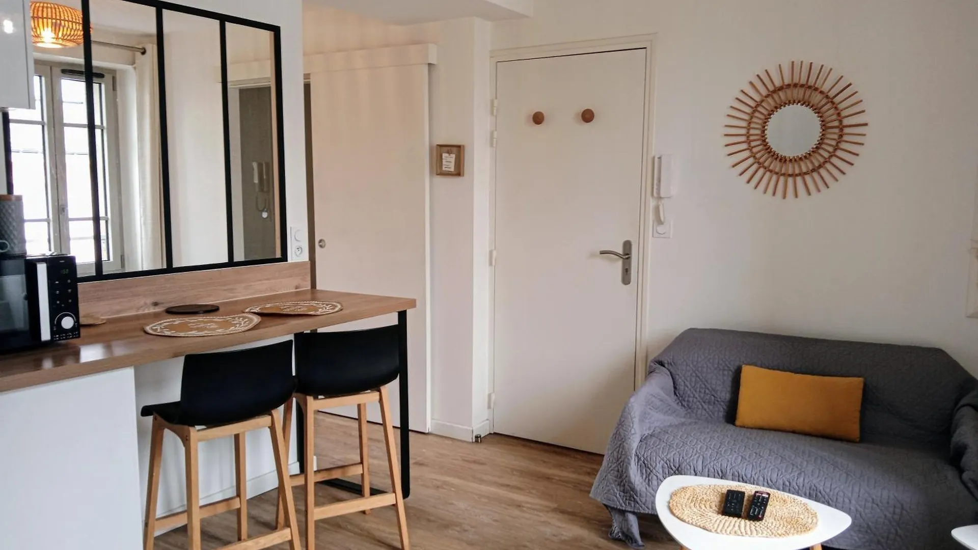 Les Studios De La Gare Linge Cafe The Inclus Wifi Vannes Apartment